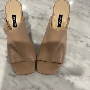 Women’s sandals